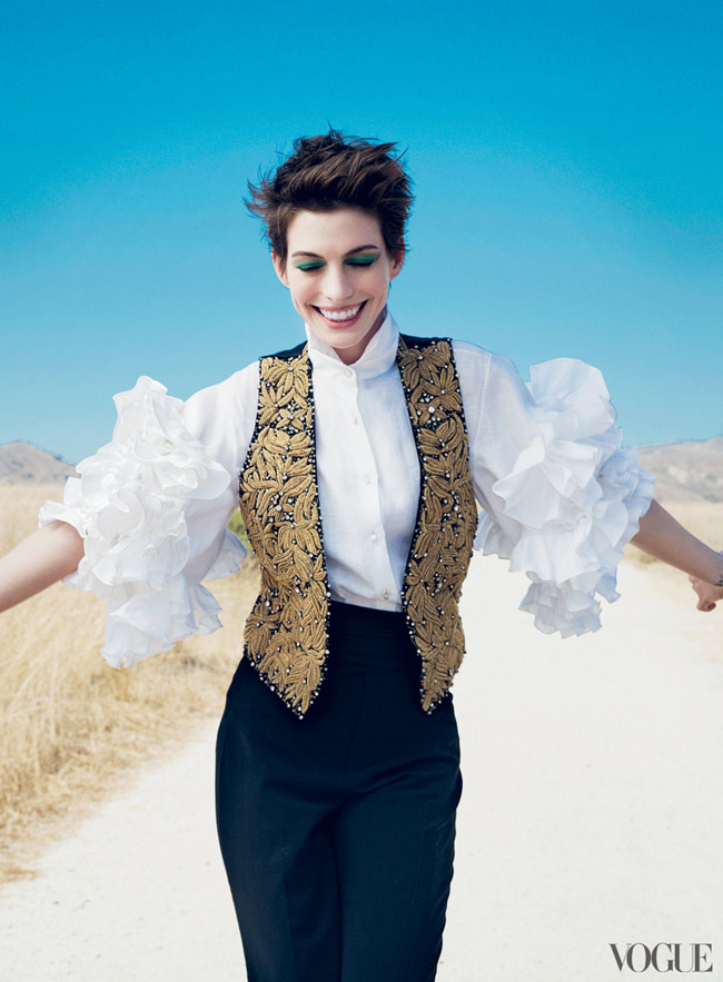 Anne Hathaway Vogue December 2012