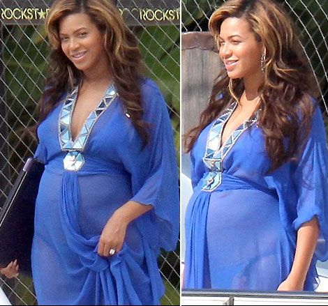 Beyonce s growing baby bump out in the sun