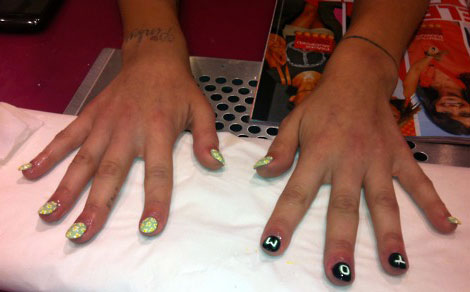 Daisies and letters manicure Peaches Geldof