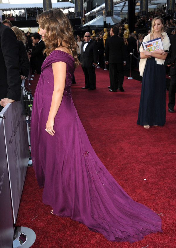 Natalie-Portman-purple-Rodarte-dress-2011-Oscars-4