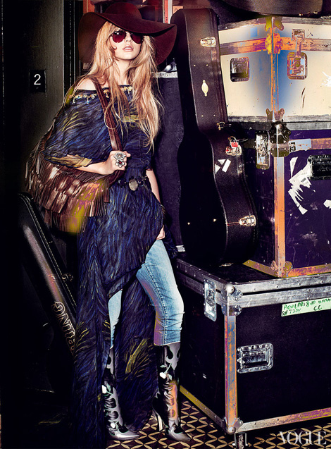 Taylor Swift Vogue February 2012 by Mario Testino