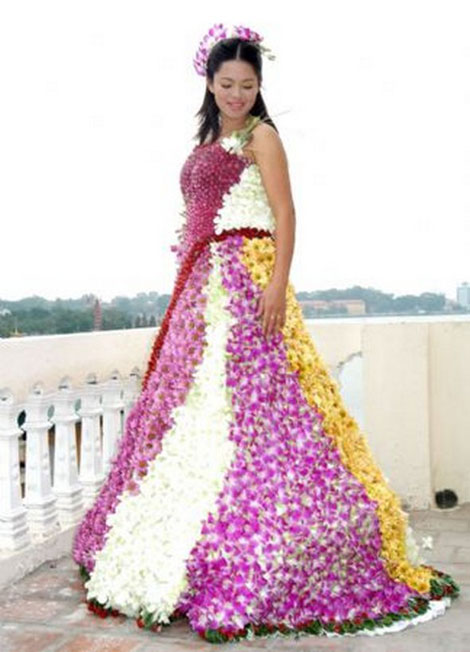 Flowers wedding dress