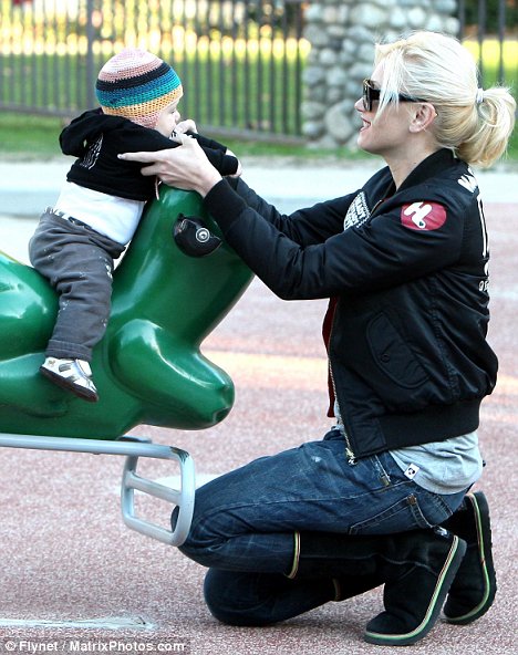 Gwen Stefani wearing Ugg boots