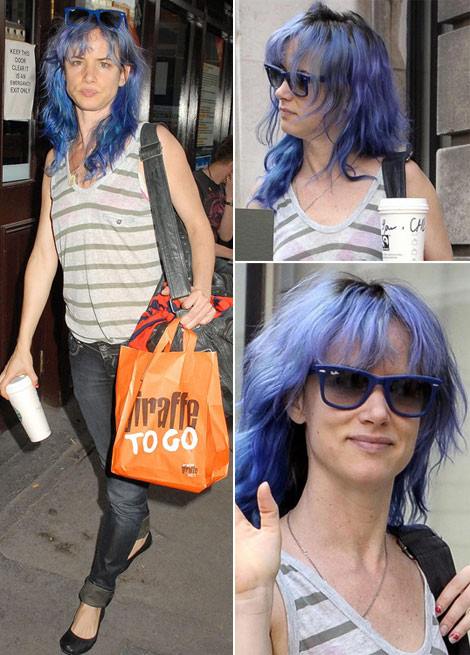 Juliette Lewis Blue Hair Blue raybans 