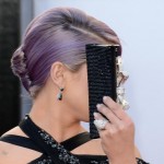 Kelly Osbourne clutch hair jewelry 2013 Oscars