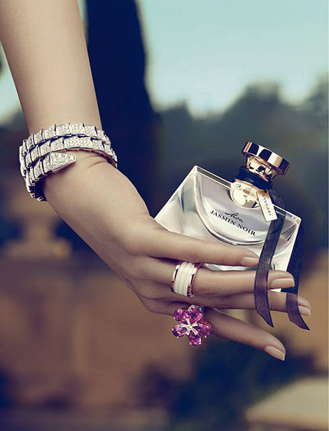Kirsten Dunst Bvlgari Mon Jasmin Noir perfume ad campaign