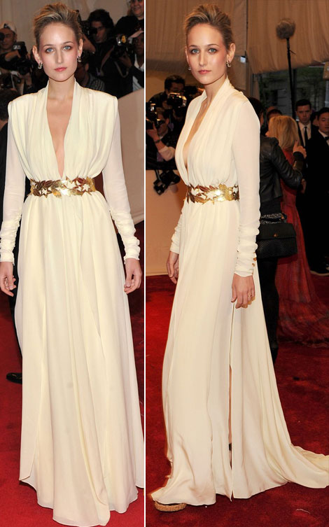 Leelee Sobieski white Alexander McQueen dress Met gala 2011