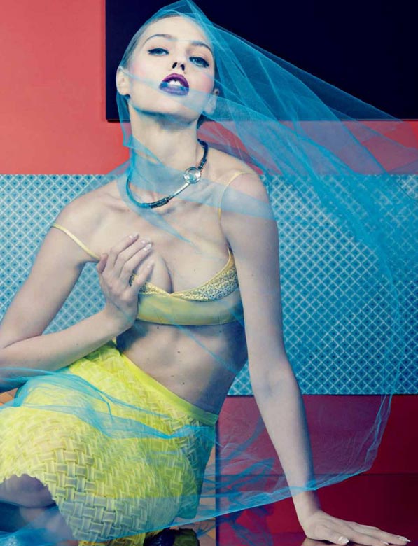 Sasha Pivovarova posing again in fashion magazines