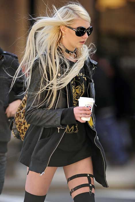 Taylor Momsen interesting outfit
