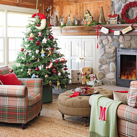 traditional home traditional Christmas tree