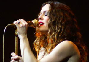 Vanessa Paradis Singing