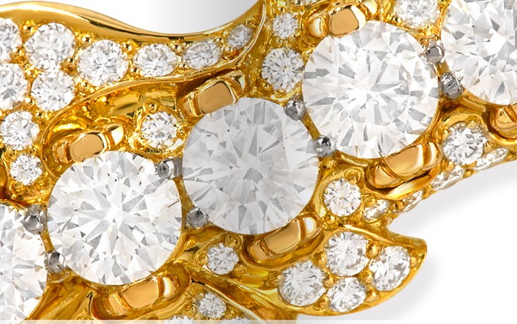 Versace tiara diamond detail