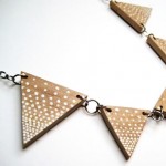 wood triangle chips necklace